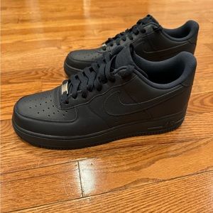Brand New Nike Air Force 1 (AF-1 ‘82) Navy Blue Sneakers Size 9.5 US